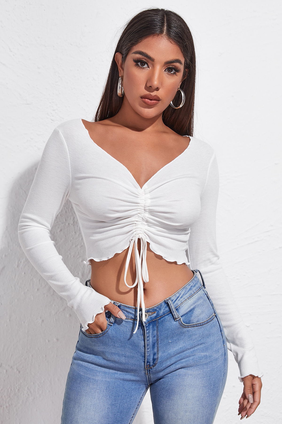 Kadın Beyaz Uzun Kollu Büzdürme Bağcık Detaylı Crop Top Bluz